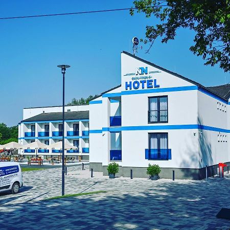 Nn Boutique Hotel Tiszaújváros エクステリア 写真