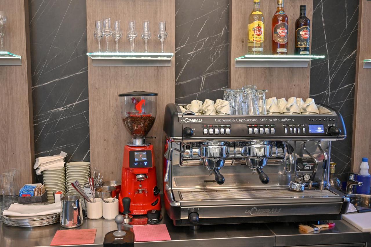 Nn Boutique Hotel Tiszaújváros エクステリア 写真