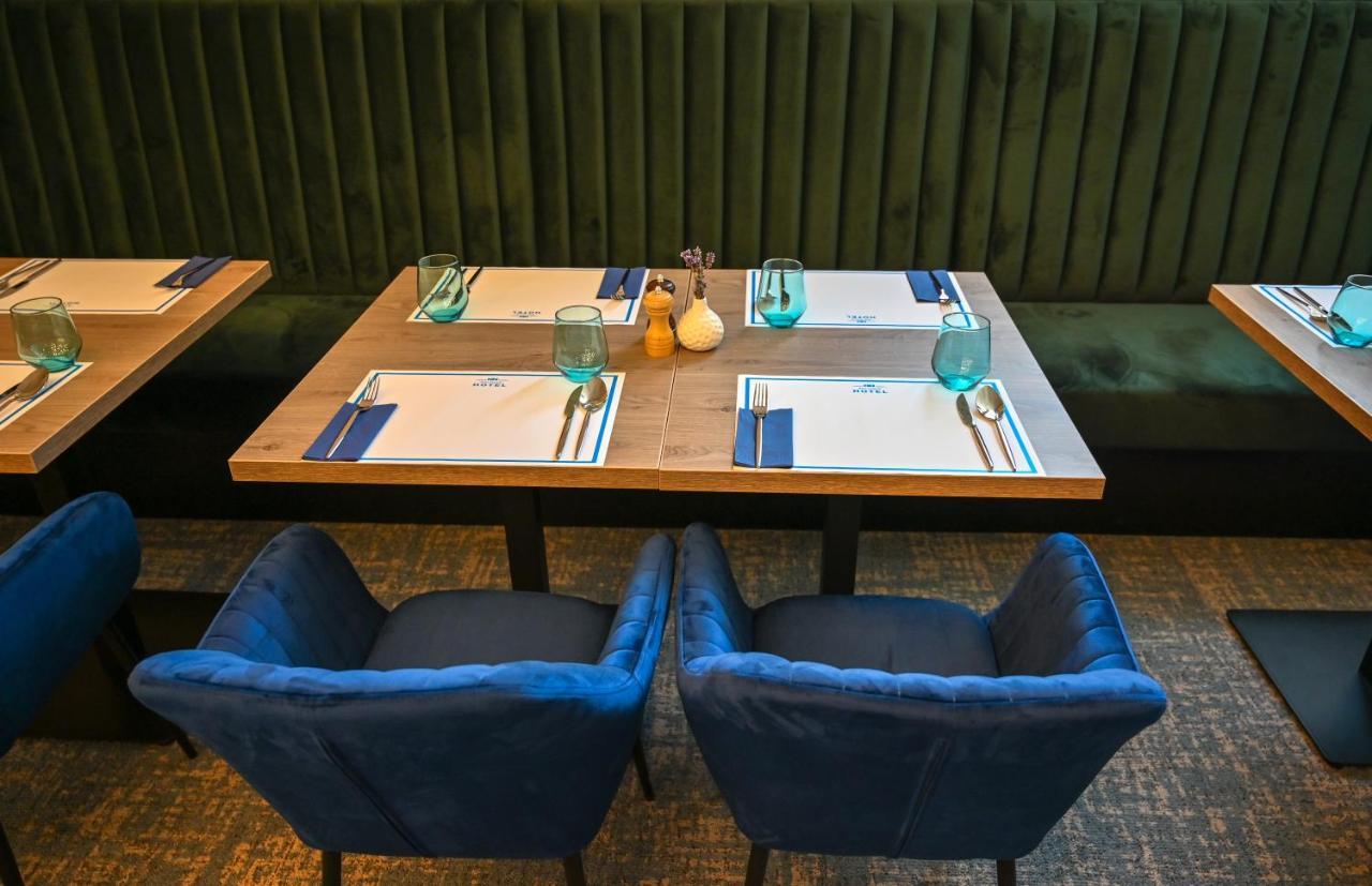 Nn Boutique Hotel Tiszaújváros エクステリア 写真