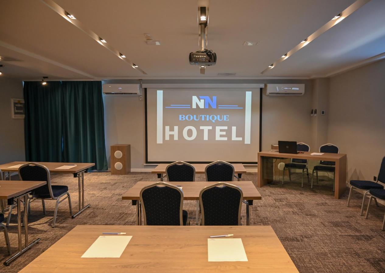 Nn Boutique Hotel Tiszaújváros エクステリア 写真