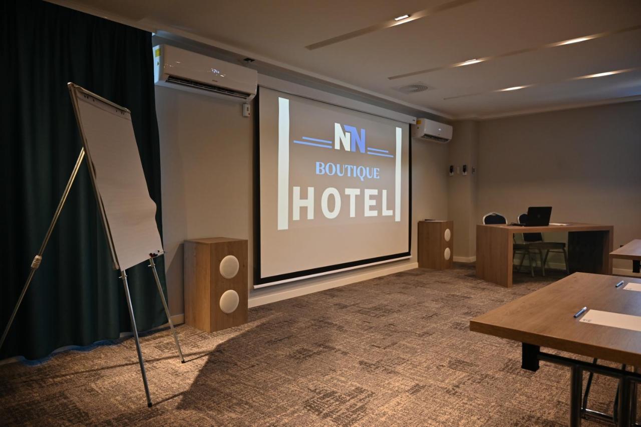 Nn Boutique Hotel Tiszaújváros エクステリア 写真