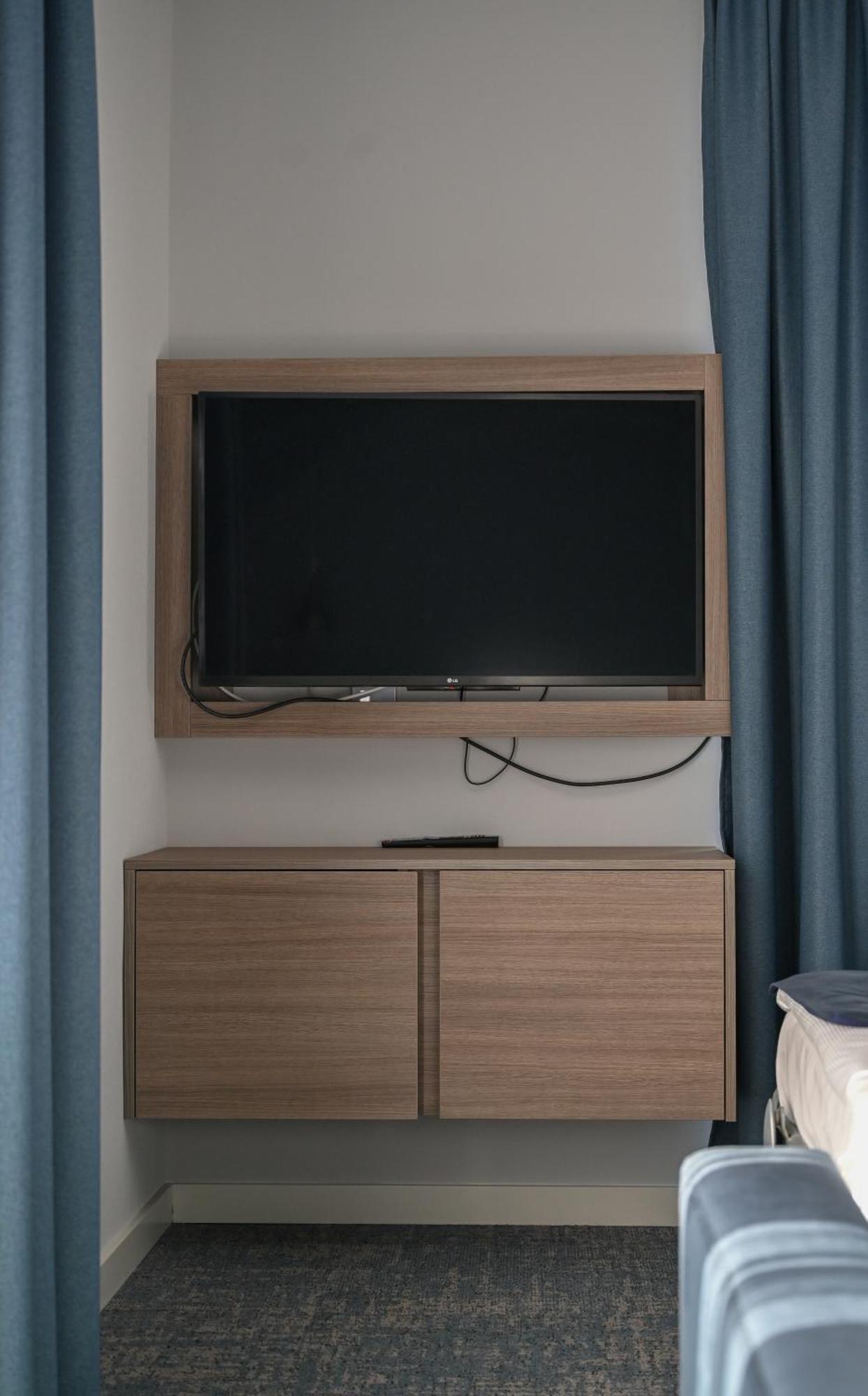 Nn Boutique Hotel Tiszaújváros エクステリア 写真