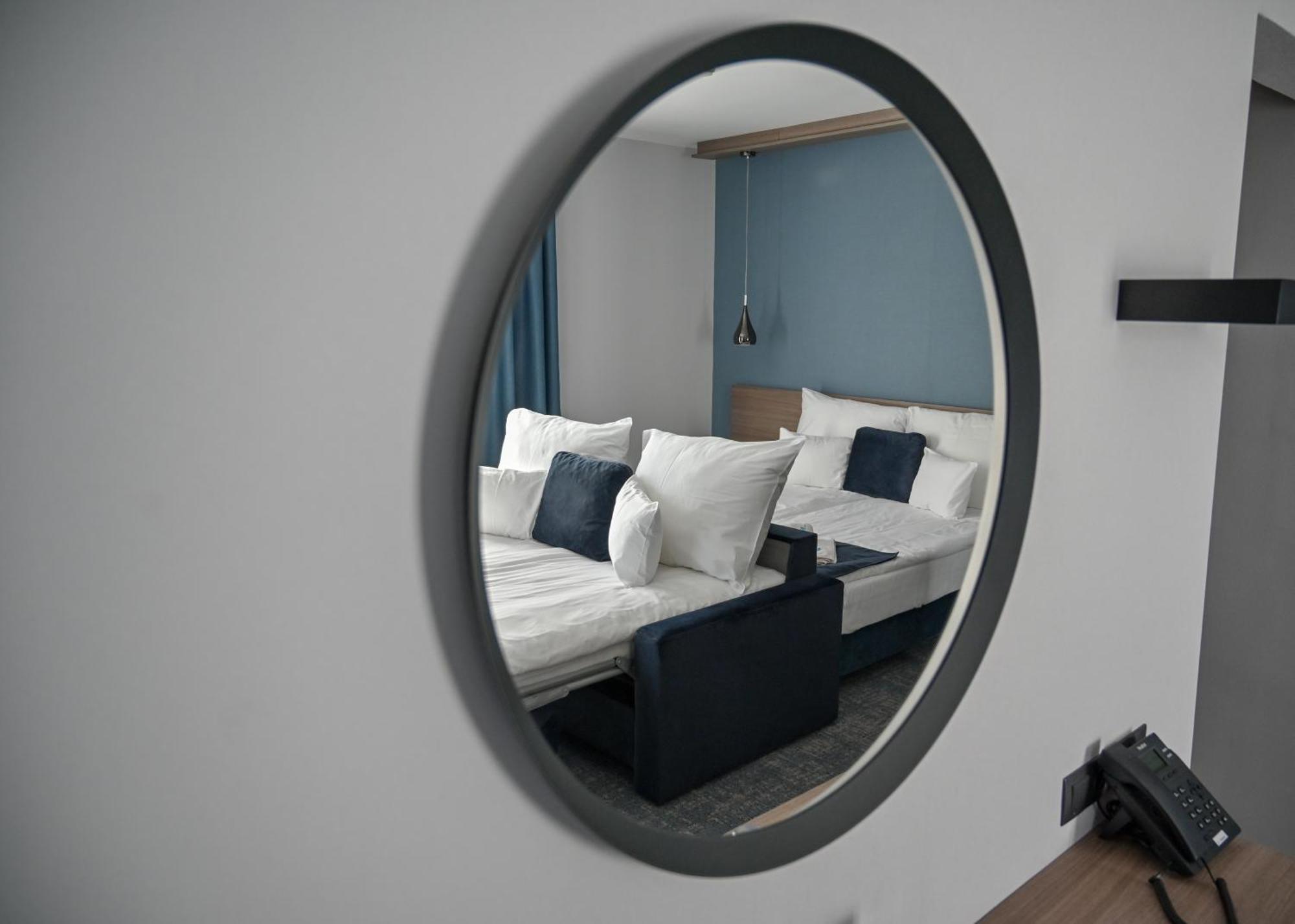 Nn Boutique Hotel Tiszaújváros エクステリア 写真