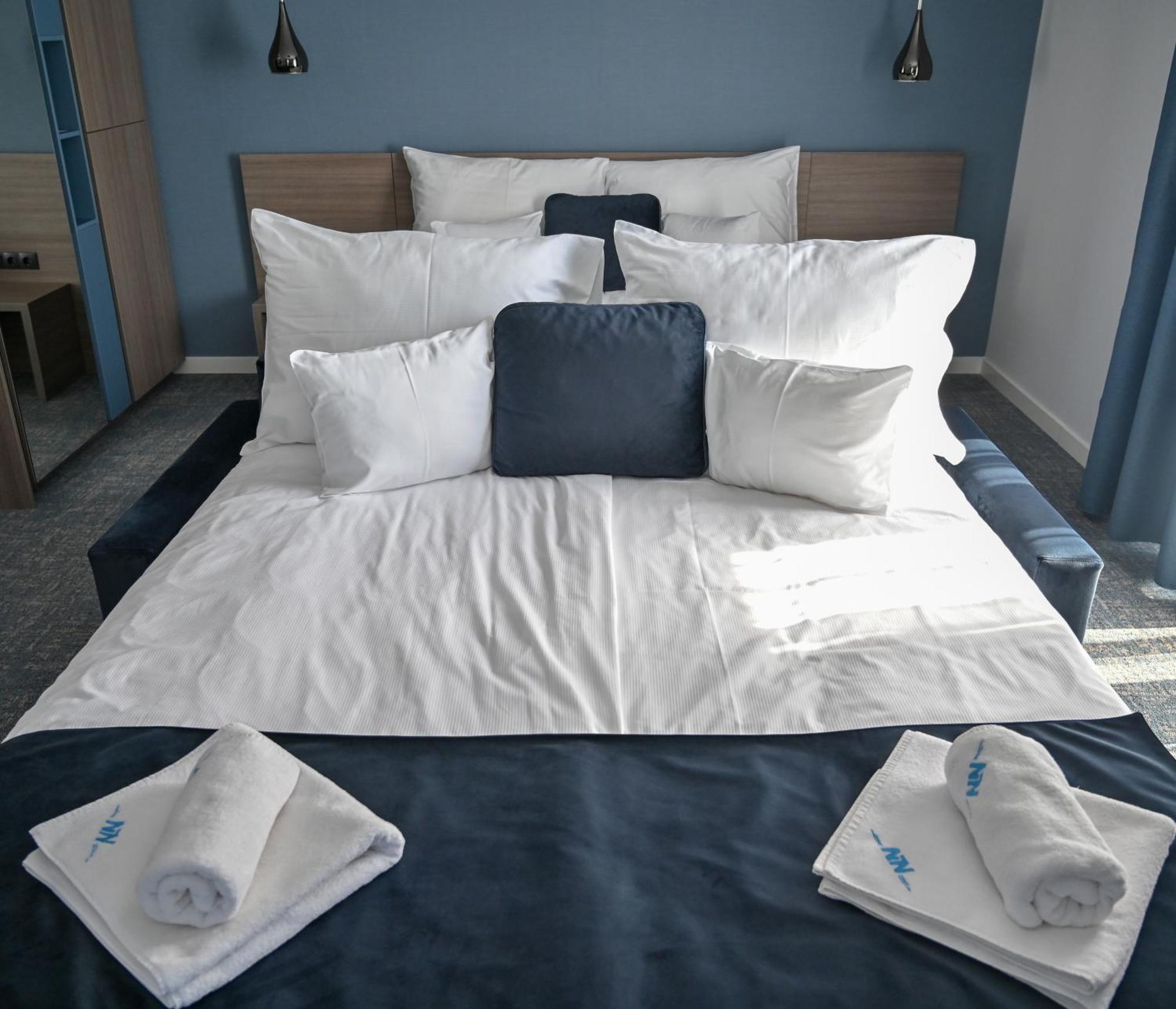 Nn Boutique Hotel Tiszaújváros エクステリア 写真