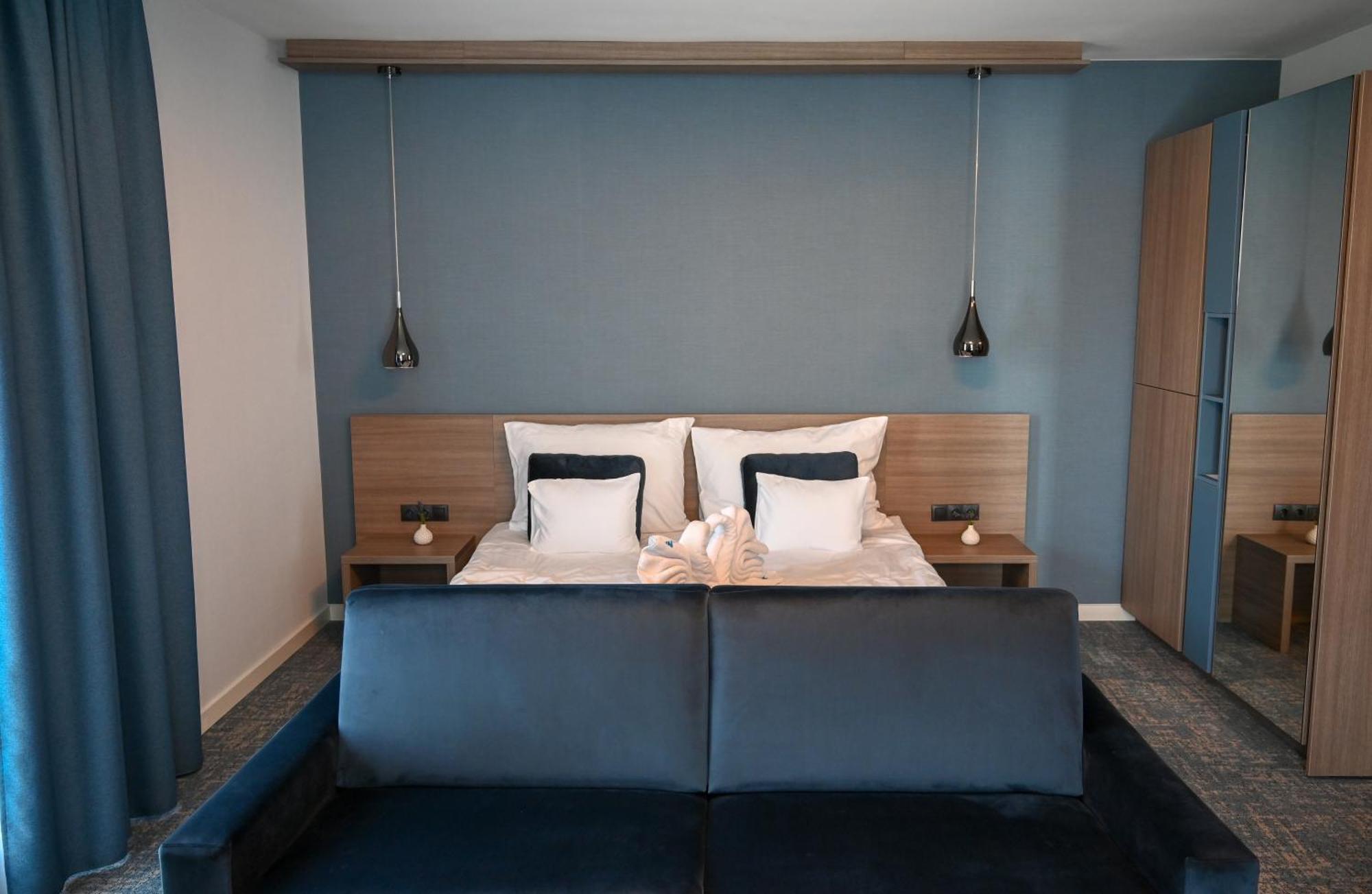 Nn Boutique Hotel Tiszaújváros エクステリア 写真
